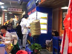 等位区-马路边边火锅串串(观前街店)
