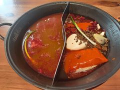贵州酸汤鸳鸯锅-胖三嬢·呱呱老火锅(北京总店)
