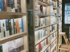 -猫的天空之城概念书店(杭州南宋御街店)