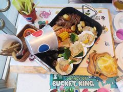 -水桶王国主题餐厅·聚会·生日派对·亲子活动·家庭套餐(亚龙湾希尔顿店)