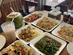 -两兄弟Song Pee Nong(2号店)