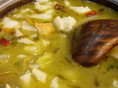 -周鱼小馆石锅酸菜鱼(活力汇店)