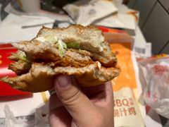 -麦当劳(吉林站13检票口对面)