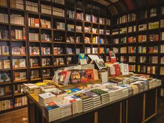 -钟书阁(松江泰晤士小镇店)