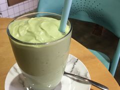 牛油果奶昔-MIKAKU(万达广场上海宝山店)