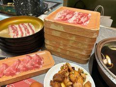 -牛YO寿喜烧·铁板烧和牛火锅自助(市府恒隆店)