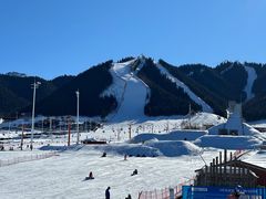-丝绸之路山地度假区滑雪场
