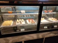 面包甜点陈列柜-云尚自助餐厅(佛山南海瞻云酒店)