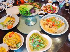 -大头虾越式风味餐厅(光明广场店)