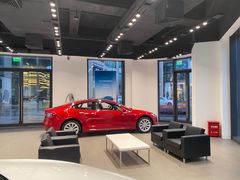 -TESLA 特斯拉(上海太古汇体验店)