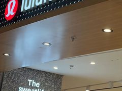 -lululemon(上海浦东IFC店)