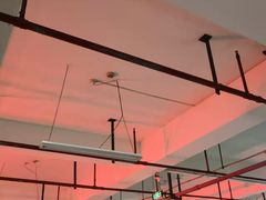 -卜蜂莲花-超市地下停车场