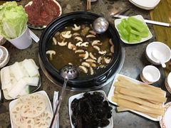 -乳仔牛牦牛汤锅 烤羊排(松潘古城店)