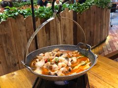 -老滇山寨•云南特色菜•地方菜•民族风情歌舞表演(金碧店)