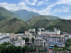-四川汶川特大地震漩口中学遗址