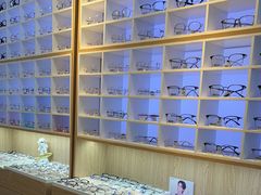 -天空之镜眼镜店蔡司依视路配镜授权零售店(望京颐堤港店)