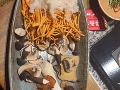 -老牌坊云南鱼豆花火锅(哈西万达店)