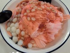 草莓绵绵冰-鞠婆婆•绵绵冰•凉糕•手工冰粉(苏稽一店)