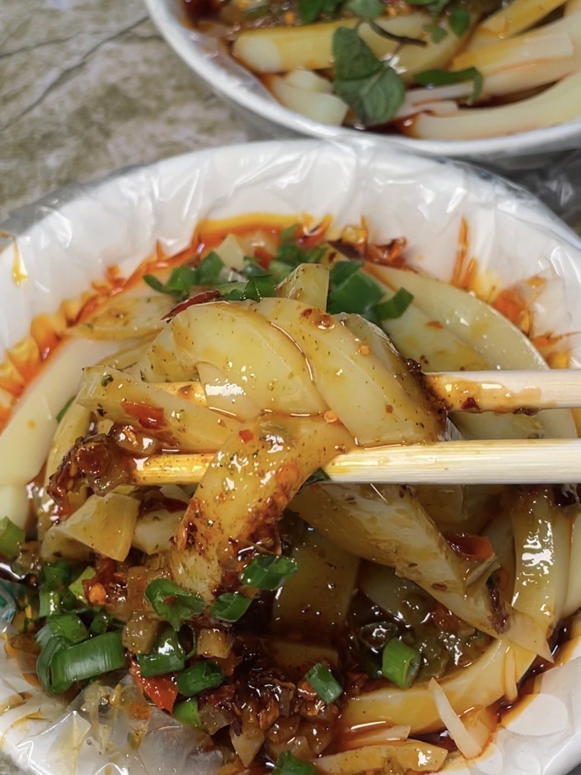 潼南特色小吃豌豆凉粉和红薯凉粉