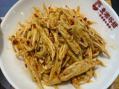 -呷佬·长沙手工米粉(金沙江路店)