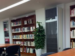 -上海市静安区图书馆(新闸路馆)