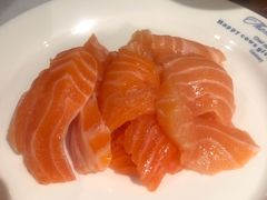 三文鱼刺身-四海一家自助餐(益田假日广场店)