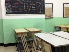 大堂-做了不起的80后