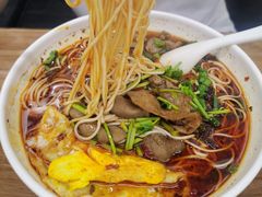 特色肥肠面-耙豌豆重庆小面