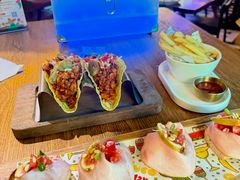 -Famous肥猫墨西哥音乐餐吧(五棵松华熙LIVE店)