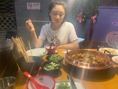 -虾弄弄海派小龙虾·牛羊蝎子火锅