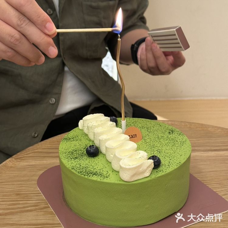 把春天的绿意捧在手心，生日仪式感拉满了！