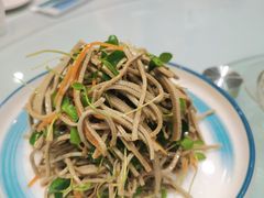 香椿苗拌黑豆腐丝-八珍饺子·烤鸭·家常菜