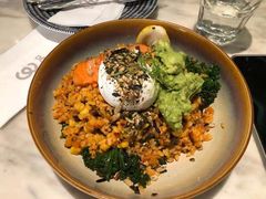 牛油果三文鱼波蛋谷物碗-gaga(深圳福田星河COCO Park店)