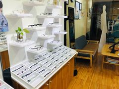 -MiRi眼镜·蔡司·星趣控·尼康控优点视觉合作店(南京东路店)