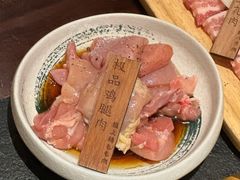 招牌鸡腿肉-炉石六本目·冰鲜和牛炭火烤肉·寿喜烧店(梅江店)