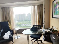 -上海虹桥西郊假日酒店