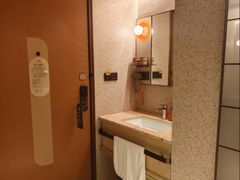 -桔子酒店(上海西藏北路地铁站店)