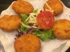 -J Daeng Seafood