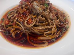 -阿瓦山寨·湘菜现炒·剁椒鱼头王(咸阳总店)