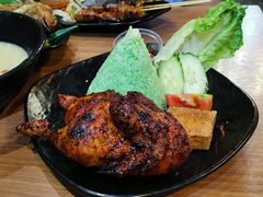 燒雞班蘭尖塔飯-班兰叶印尼美食
