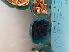 -蜜桃餐厅·伴山(湖滨商业街店)