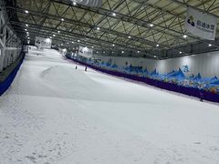 -乔波室内滑雪场