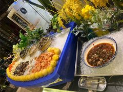 -广州万富希尔顿酒店·感趣自助餐厅·金秋蟹宴生蚝海鲜刺身