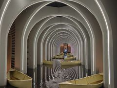 -涨巢·潮玩水疗局