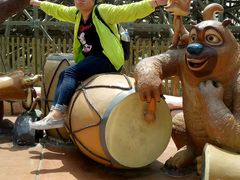 木质过山车下-郑州方特梦幻王国