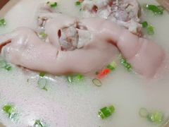 -叁煨蹄花自贡盐帮菜馆(人民广场店)