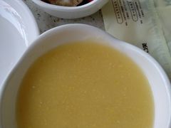 玉米碴子粥-捏上开口笑海鲜水饺(台山街店)