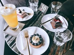 -UNI UNI(环亚凯瑟琳店)