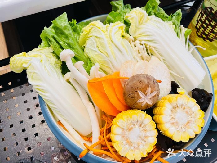 探窝·椰子鸡·猪肚鸡主题餐厅(万家丽店)网红拼盘图片