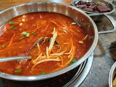 -黄利砖万峰林布依特色酸笋牛肉馆
